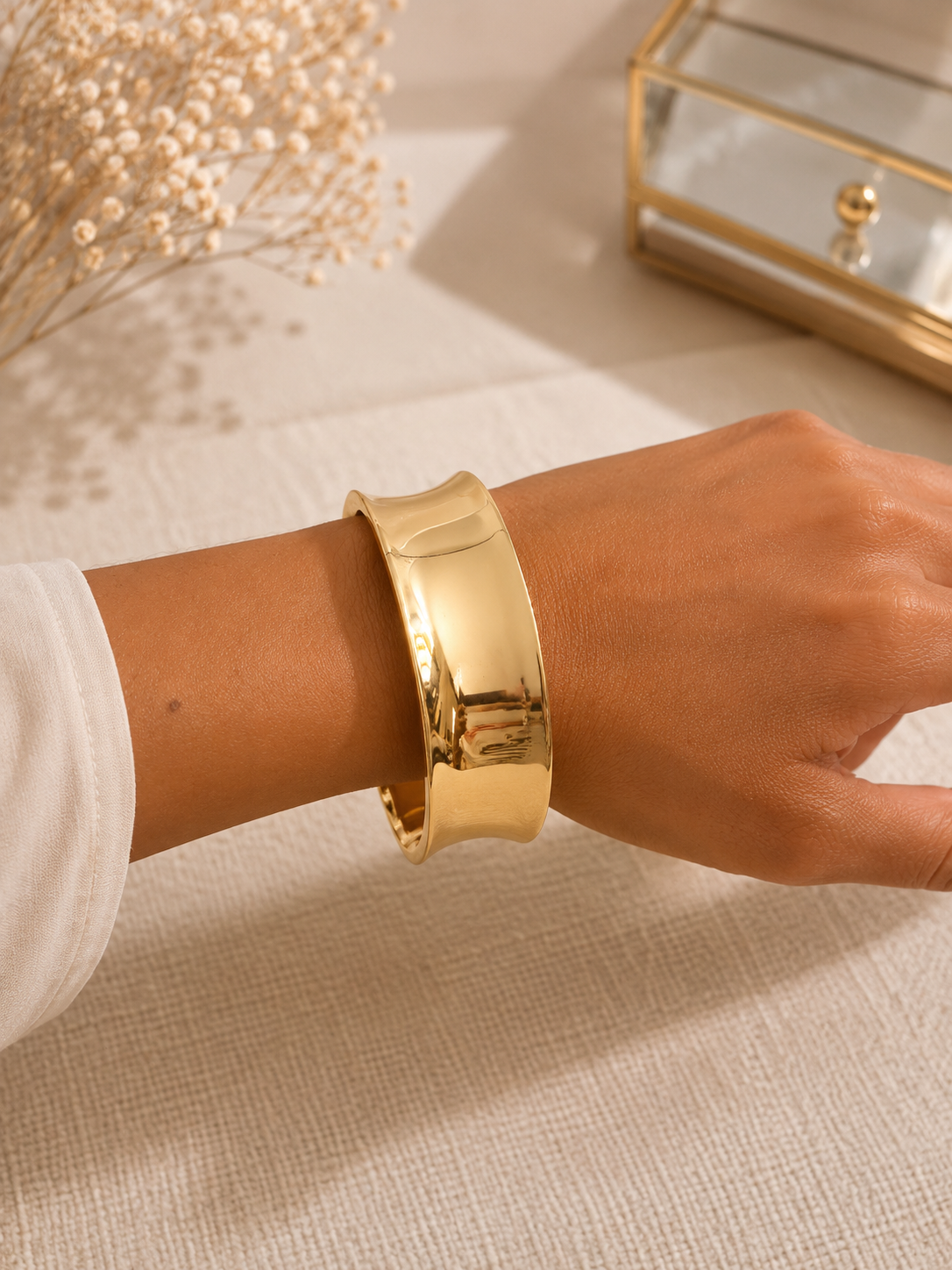 Celeste Curve Bangle