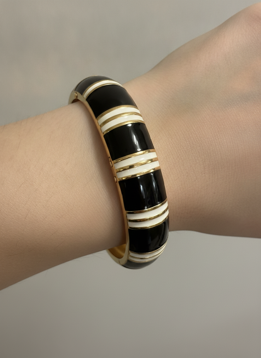 Noir Élan Bangle